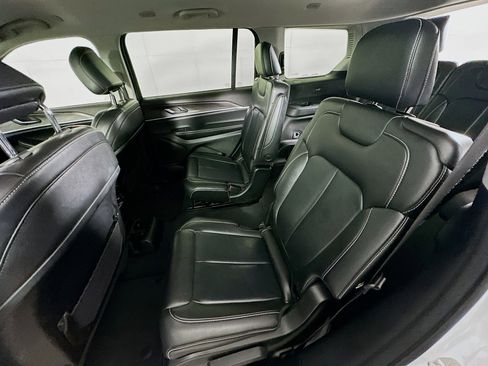 Used 2023 Jeep Grand Cherokee L Limited image 27