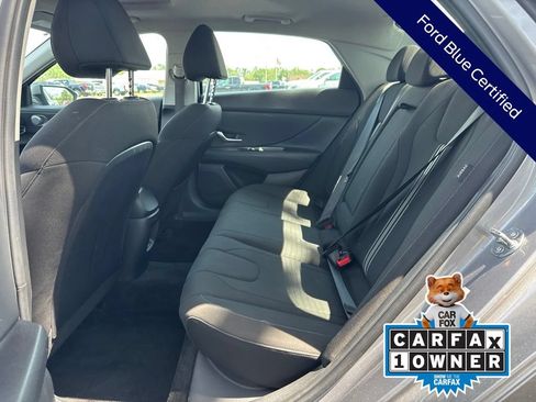 Used 2025 Hyundai Elantra SEL FWD image 14