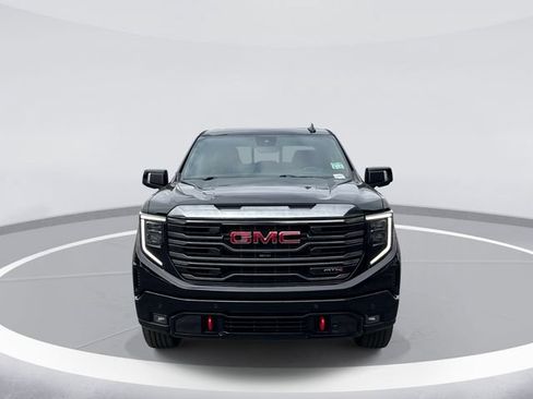 Used 2022 GMC Sierra 1500 AT4 w/ AT4 Premium Package AWD/4WD image 2