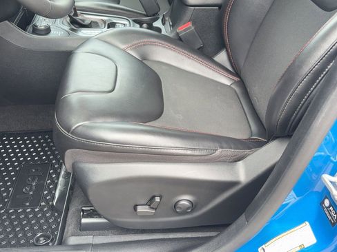 Used 2022 Jeep Cherokee Trailhawk w/ Trailer Tow Group image 14