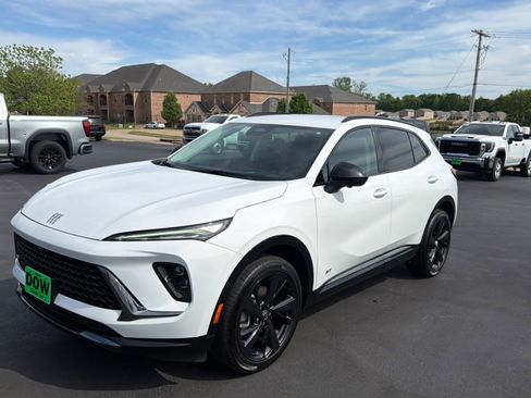 Used 2025 Buick Envision Sport Touring image 7