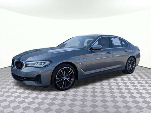 Used 2023 BMW 530e w/ Premium Package RWD image 7