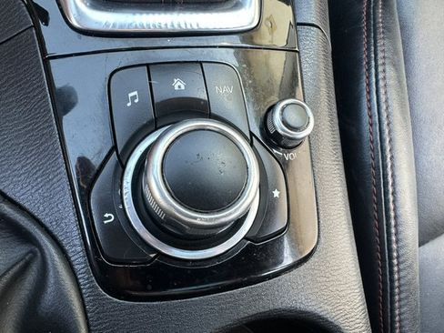 Used 2015 MAZDA MAZDA3 s Touring FWD image 32