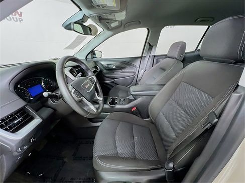 Used 2023 GMC Terrain SLE w/ Driver Convenience Package image 10