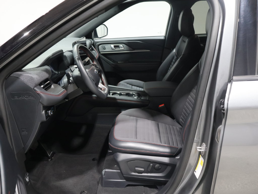 Used 2025 Ford Explorer ST-Line AWD/4WD image 8