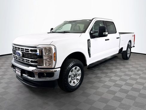 Used 2024 Ford F350 XLT w/ FX4 Off-Road Package AWD/4WD image 3