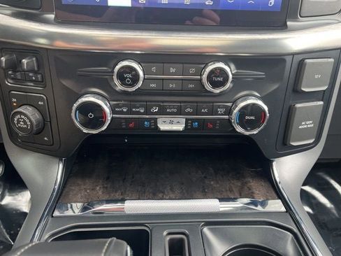 Used 2023 Ford F150 Lariat w/ Trailer Tow Package image 34