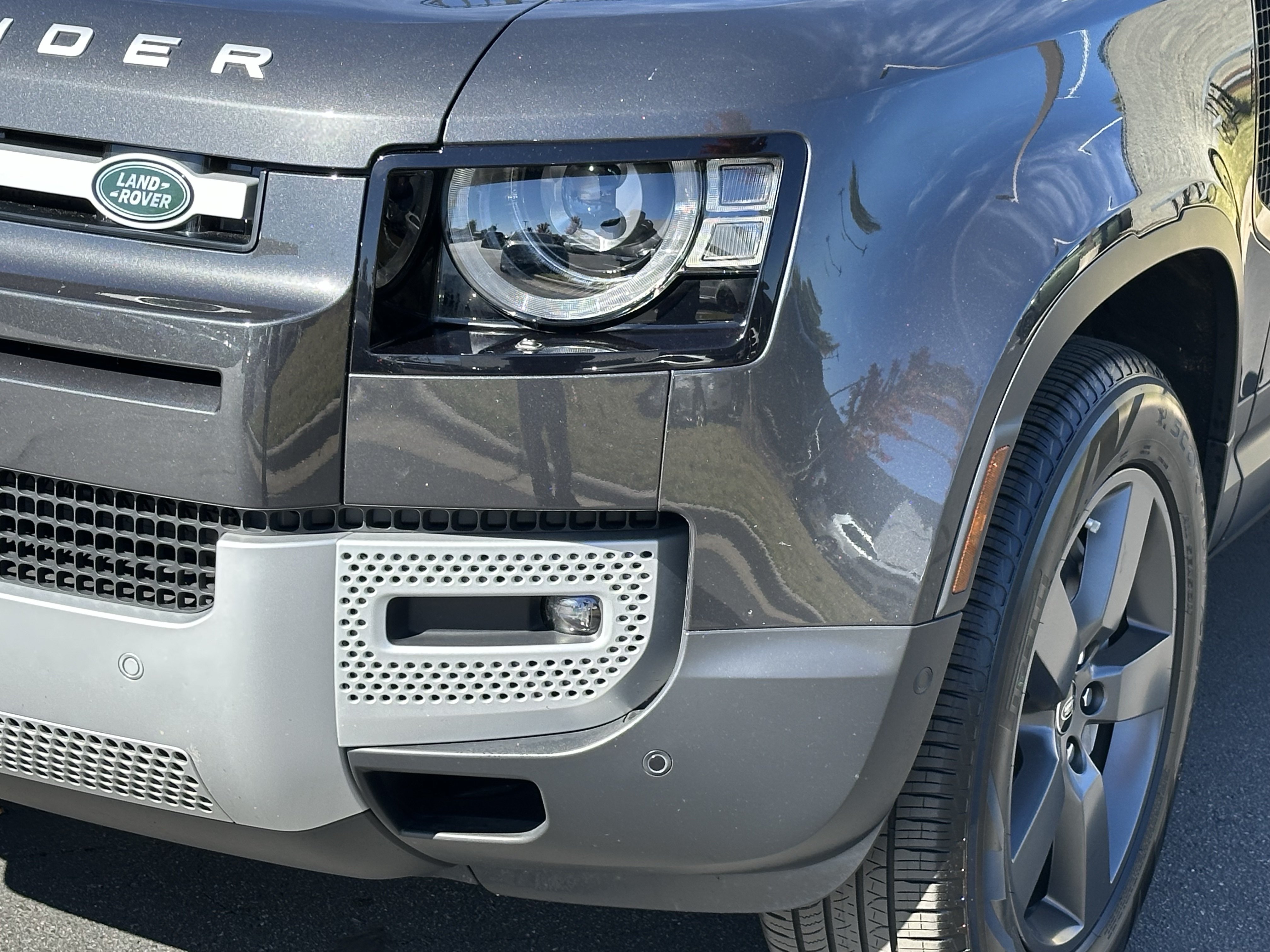 Certified 2025 Land Rover Defender 110 S AWD/4WD image 12