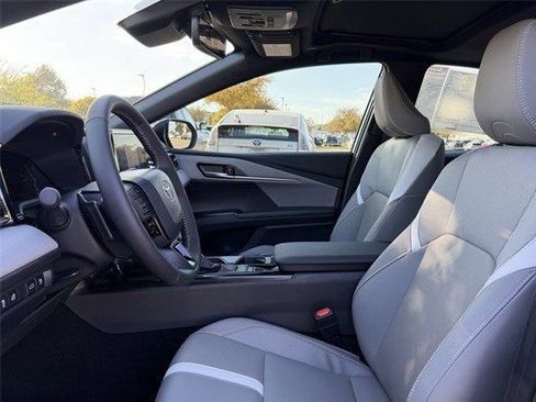 New 2026 Toyota Camry SE FWD image 23