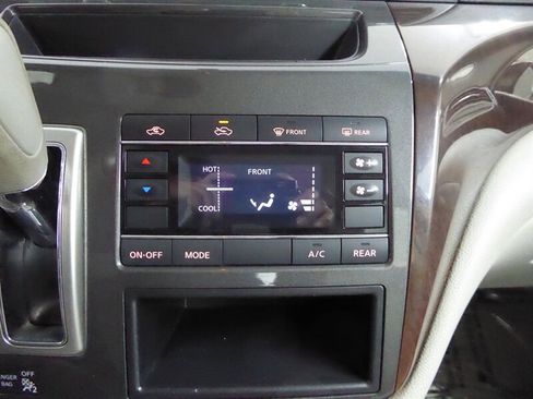 Used 2015 Nissan Quest S image 13