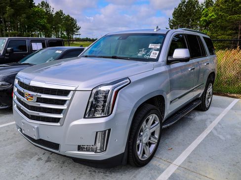 Used 2020 Cadillac Escalade Luxury image 1