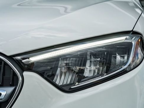 Used 2024 Mercedes-Benz GLC 300 4MATIC image 13