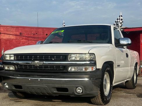 Used 2000 Chevrolet Silverado 1500 LS image 1