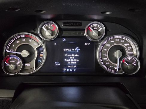 Used 2017 RAM 2500 Limited image 19