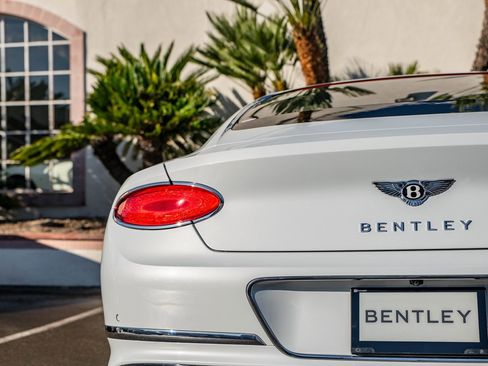 Used 2024 Bentley Continental GT image 17