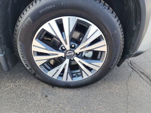 Used 2023 Nissan Rogue SV w/ SV Premium B Package image 29