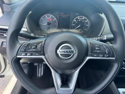 Used 2022 Nissan Altima 2.5 S FWD image 8