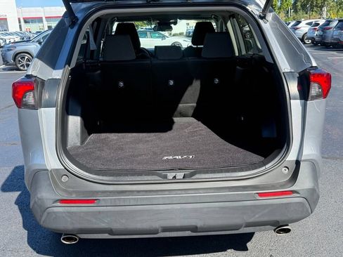 Used 2020 Toyota RAV4 XLE w/ Convenience Package AWD/4WD image 17