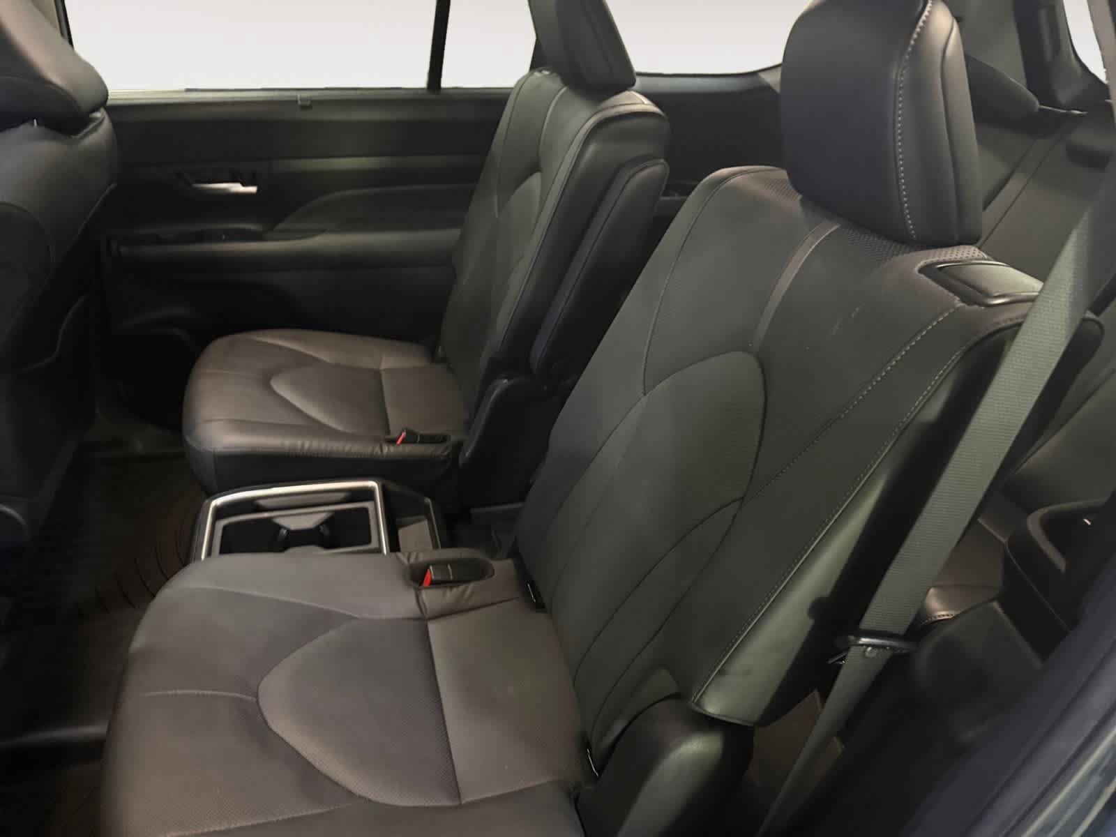Used 2024 Toyota Grand Highlander AWD image 20
