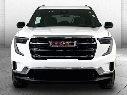 Used 2025 GMC Acadia Elevation image 2