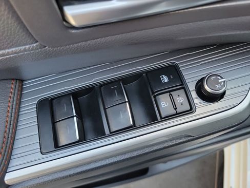 Used 2021 Toyota Sienna XSE w/ XSE Plus Package image 19