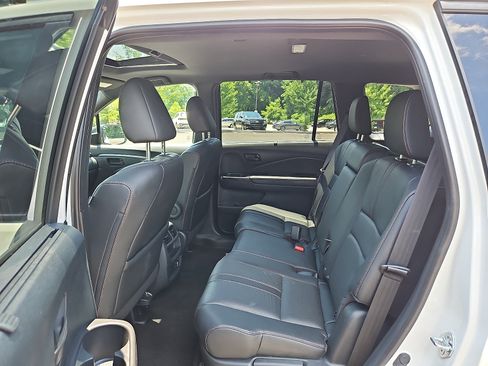 Used 2023 Honda Passport TrailSport image 10