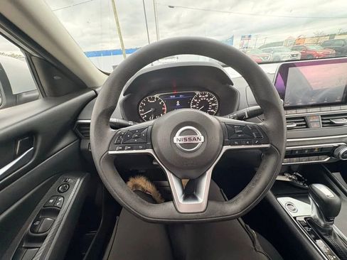 Used 2022 Nissan Altima 2.5 SV FWD image 25