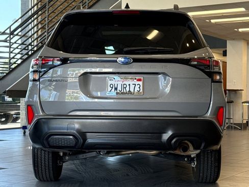 Certified 2025 Subaru Forester Premium w/ Convenience Package #1 AWD/4WD image 4