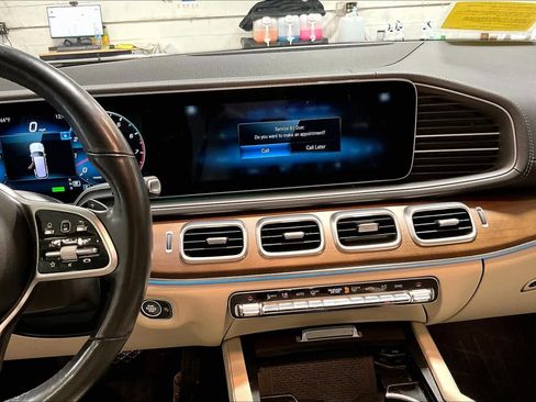 Used 2022 Mercedes-Benz GLS 450 4MATIC image 7