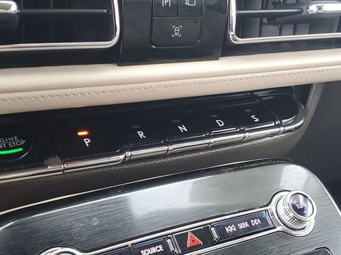 Used 2022 Lincoln Nautilus FWD image 18