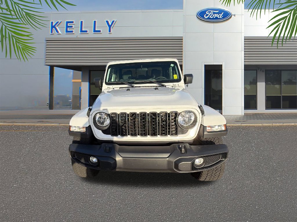 Used 2024 Jeep Gladiator Sport AWD/4WD image 2