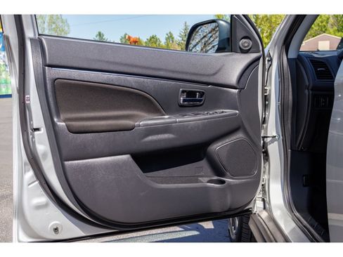 Used 2025 Mitsubishi Outlander Sport ES AWD/4WD image 18