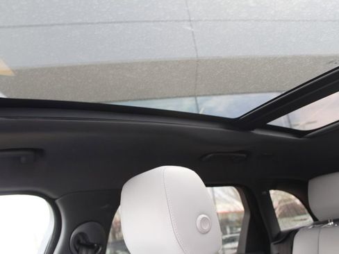 Used 2024 Land Rover Range Rover Velar Dynamic SE image 22