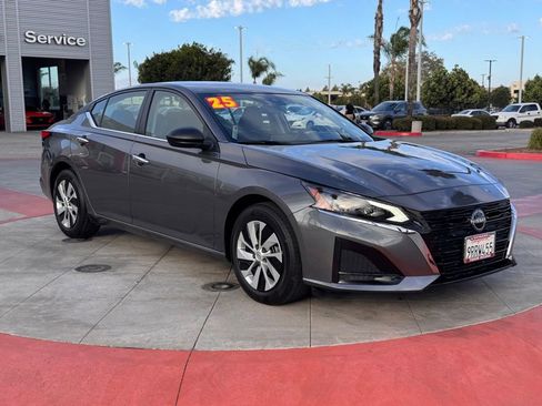 Certified 2025 Nissan Altima 2.5 S image 2