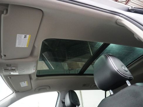 Used 2021 Volkswagen Atlas SEL Premium image 18