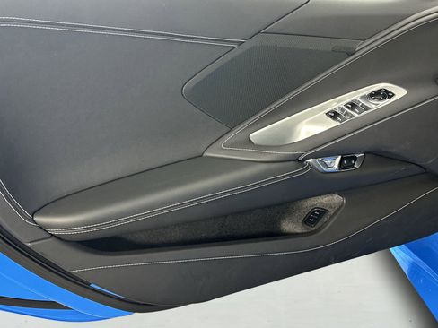 Used 2021 Chevrolet Corvette Stingray Convertible w/ Z51 Performance Package image 26