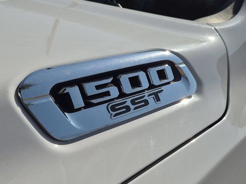Used 2025 RAM 1500 Big Horn AWD/4WD image 15