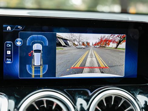 Certified 2025 Mercedes-Benz GLB 250 4MATIC image 23