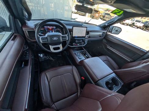 Used 2024 Ford Expedition Limited image 6