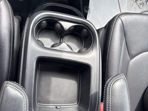 Used 2025 Chrysler Pacifica Select FWD image 37