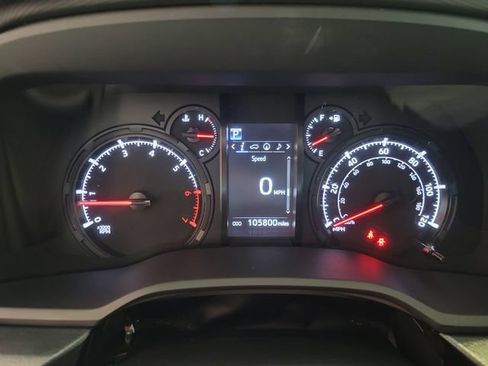 Used 2020 Toyota 4Runner SR5 AWD/4WD image 15