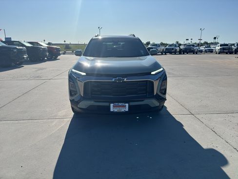 Used 2025 Chevrolet Equinox ACTIV w/ Safety and Technology Package image 8