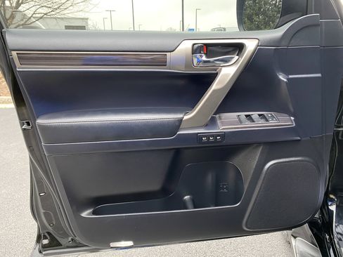 Used 2021 Lexus GX 460 Premium w/ Premium Package image 15