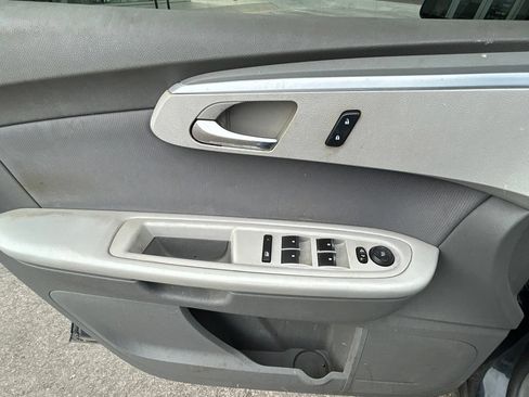 Used 2011 Chevrolet Traverse LS FWD image 14