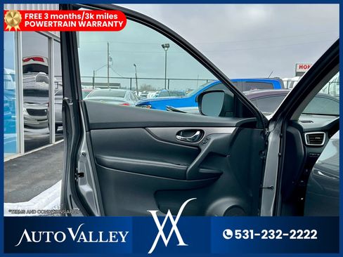 Used 2015 Nissan Rogue SV image 12