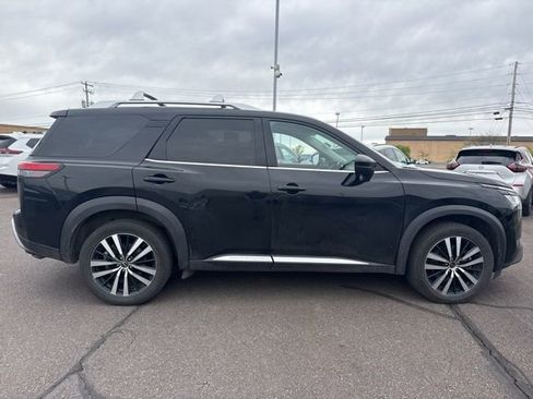 Certified 2023 Nissan Pathfinder Platinum AWD/4WD image 4