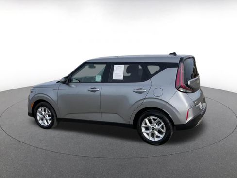 Used 2025 Kia Soul LX w/ LX Technology Package image 10