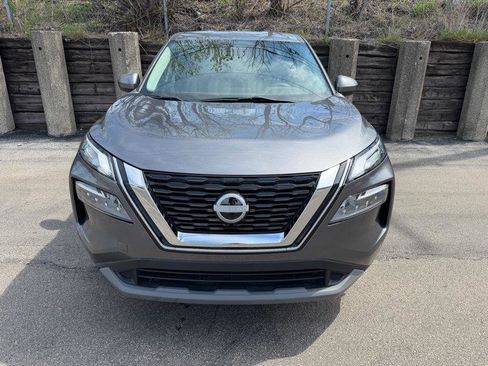 Used 2023 Nissan Rogue SV FWD image 2
