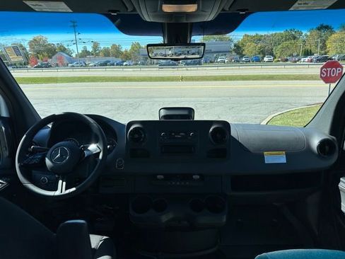 Used 2026 Mercedes-Benz Sprinter 2500 image 21