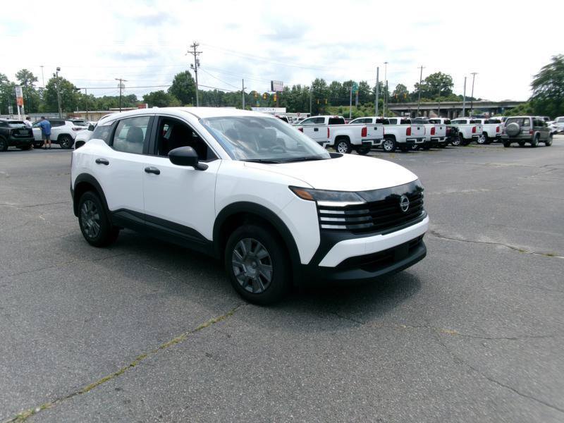 Used 2025 Nissan Kicks S FWD image 4